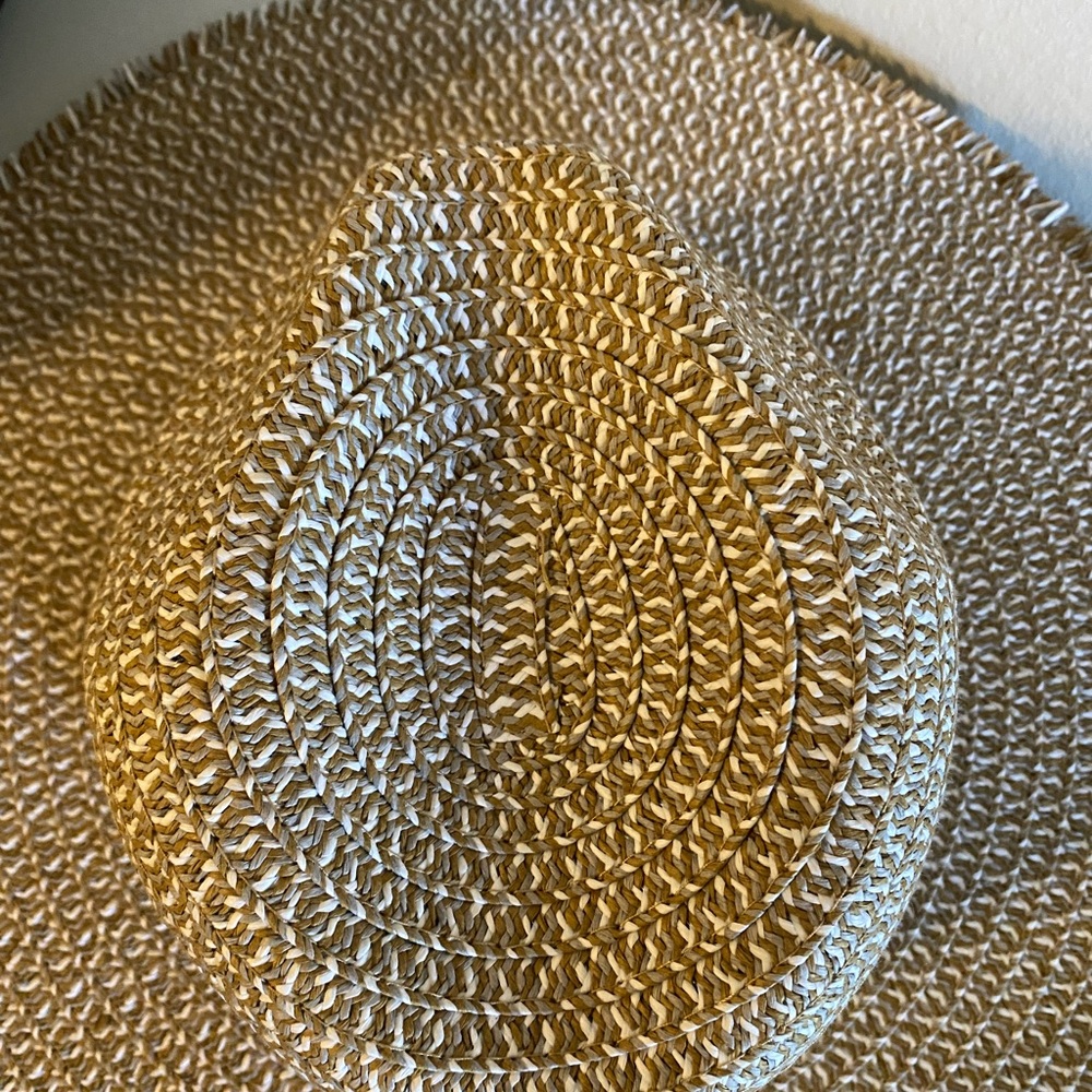 Sun Hat - Picture 2 of 4